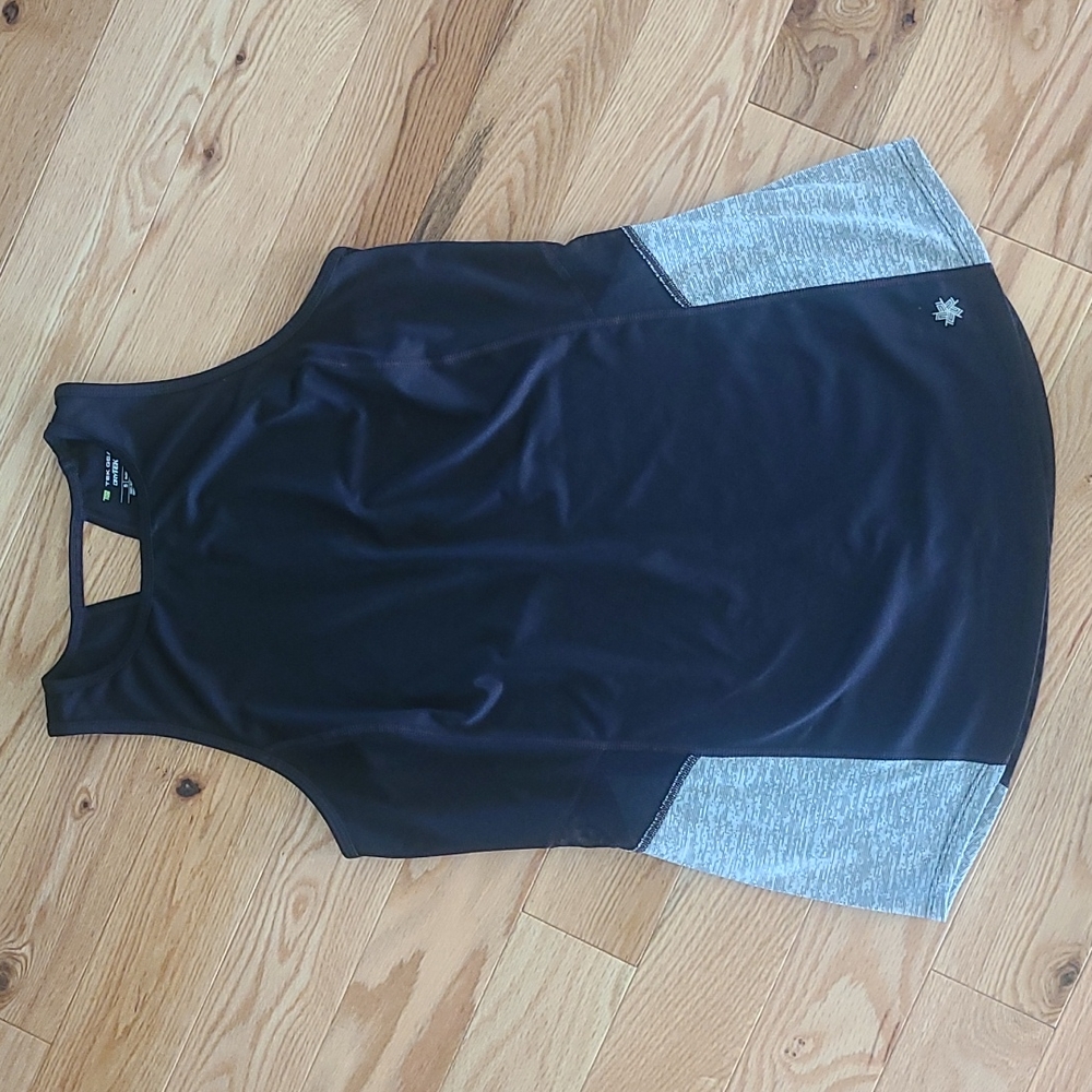 Tek Gear Athletic Workout Tank Top.    Sz S  Black. Dry Tek.  Keyhole Opening